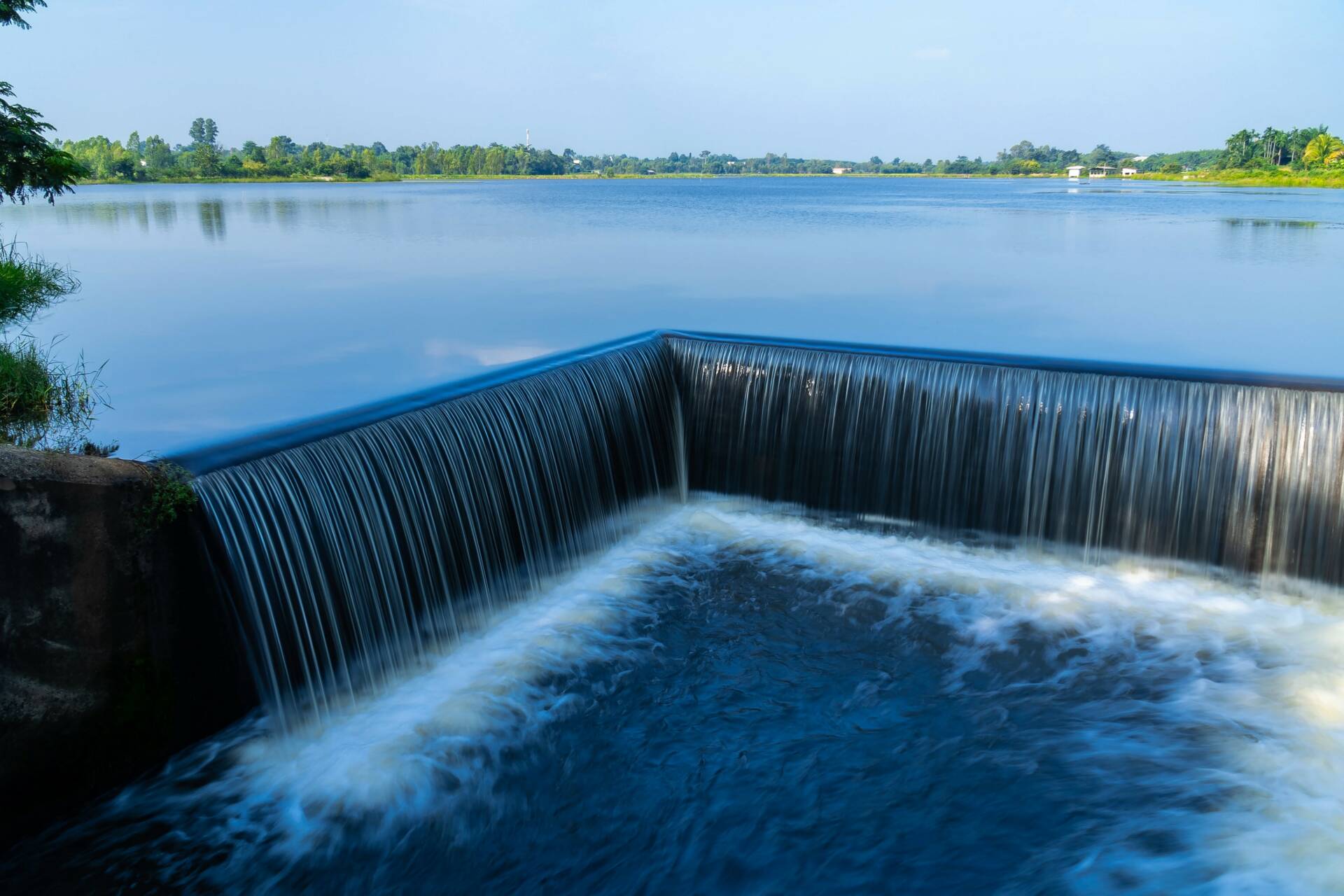 Réduction de l'utilisation de l'eau potable grâce à l'installation de systèmes de récupération des eaux de pluie provenant des toitures et des voiries -  CMS High Tech