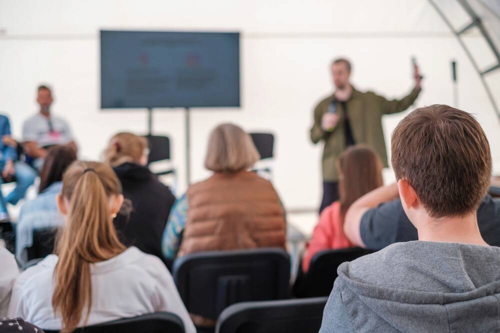 Soutien à l'éducation des jeunes et des salariés à l'environnement : opération de tri des déchets - Sobegi