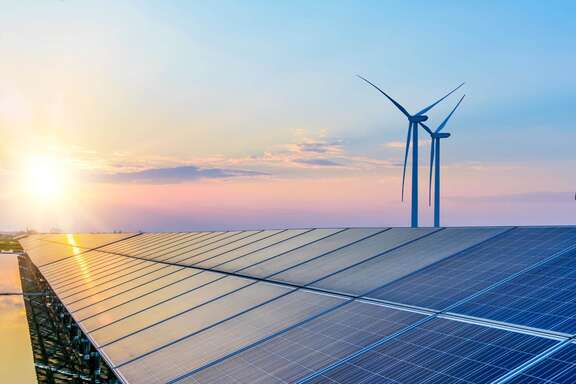 Eoliennes et panneaux photovoltaïques