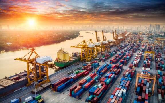 Les tensions sur l’offre maritime conteneurisée menacent nos exportations 